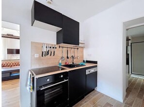 ميكروويف، فرن، موقد طهي مسطح، غسالة أطباق