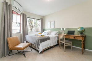 2 quartos, acesso à internet, roupa de cama