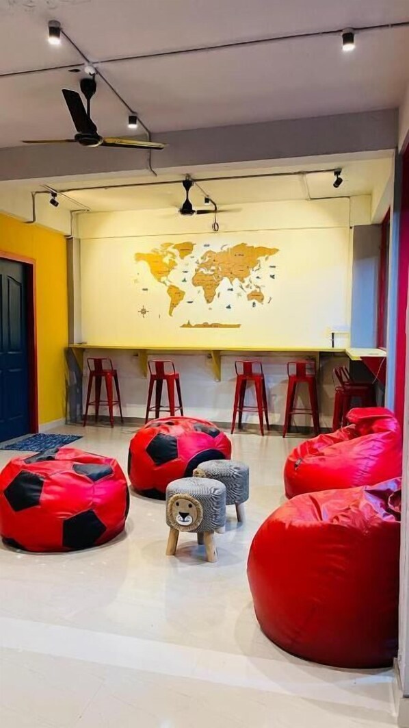 المنشأة من الداخل