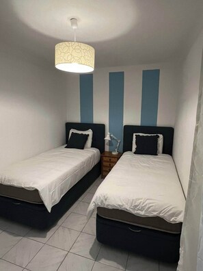 2 chambres, fer et planche à repasser, Wi-Fi, literie fournie