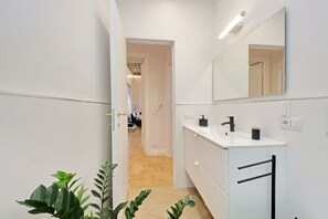 Apartment | Badezimmer | Handtücher, Seife