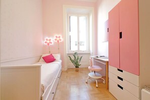 公寓 | 4 多间卧室、熨斗/熨衣板、床单