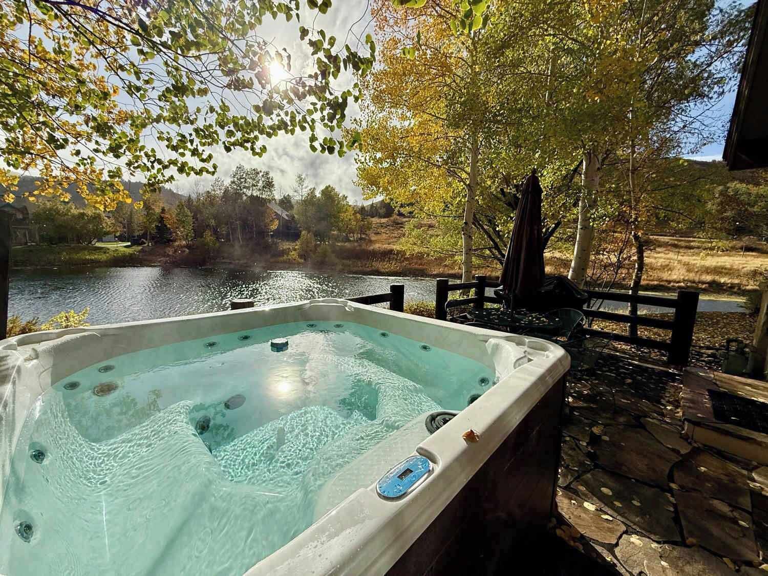 Bain à remous extérieur
