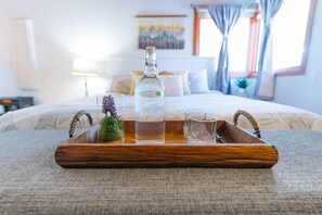 1 slaapkamer, een strijkplank/strijkijzer, reisbedje, gratis wifi