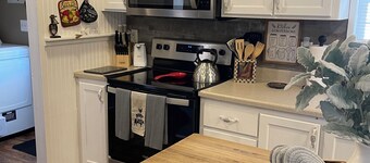 Beautiful 4 Bedroom Mountain Getaway!!! Amazing Mountain Views !!!