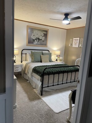 4 bedrooms, desk, iron/ironing board, travel crib