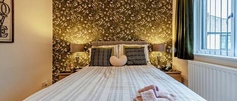 6 bedrooms, individually decorated, individually furnished, free WiFi