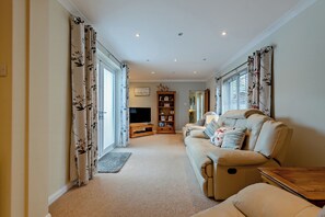 Living area - Sea Haze (Tenby)