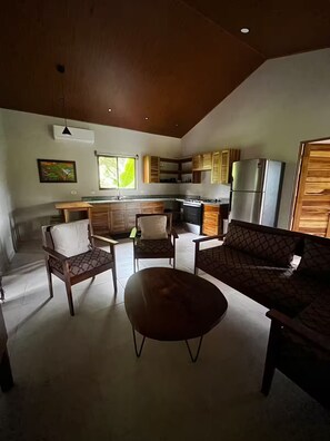 Living area - Cool Comfort & Local Charm (Savegre de Aguirre)