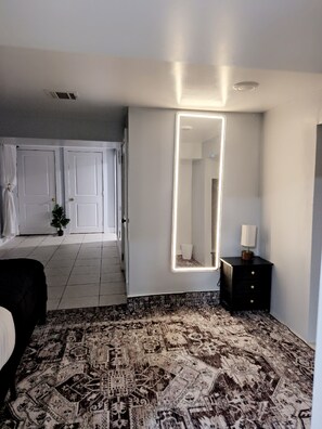 1 bedroom, desk, iron/ironing board, free WiFi