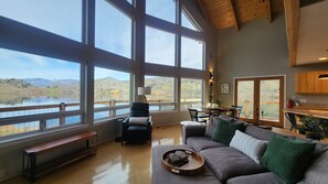 Living area - Roses Lakeside Loft - Lakefront w/ dock (Manson)