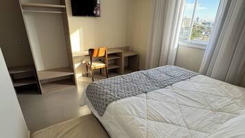 Deluxe Room | Laptop workspace, free WiFi