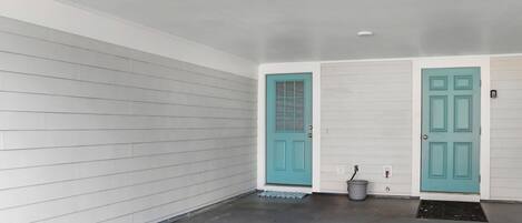 House, 1 King Bed with Sofa bed (The Salty C Shell) | Interior