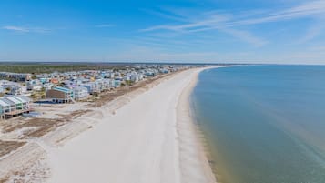 House, 1 King Bed with Sofa bed (The Salty C Shell) | Beach