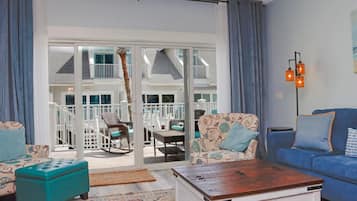 House, 1 King Bed with Sofa bed (The Salty C Shell) | Living area