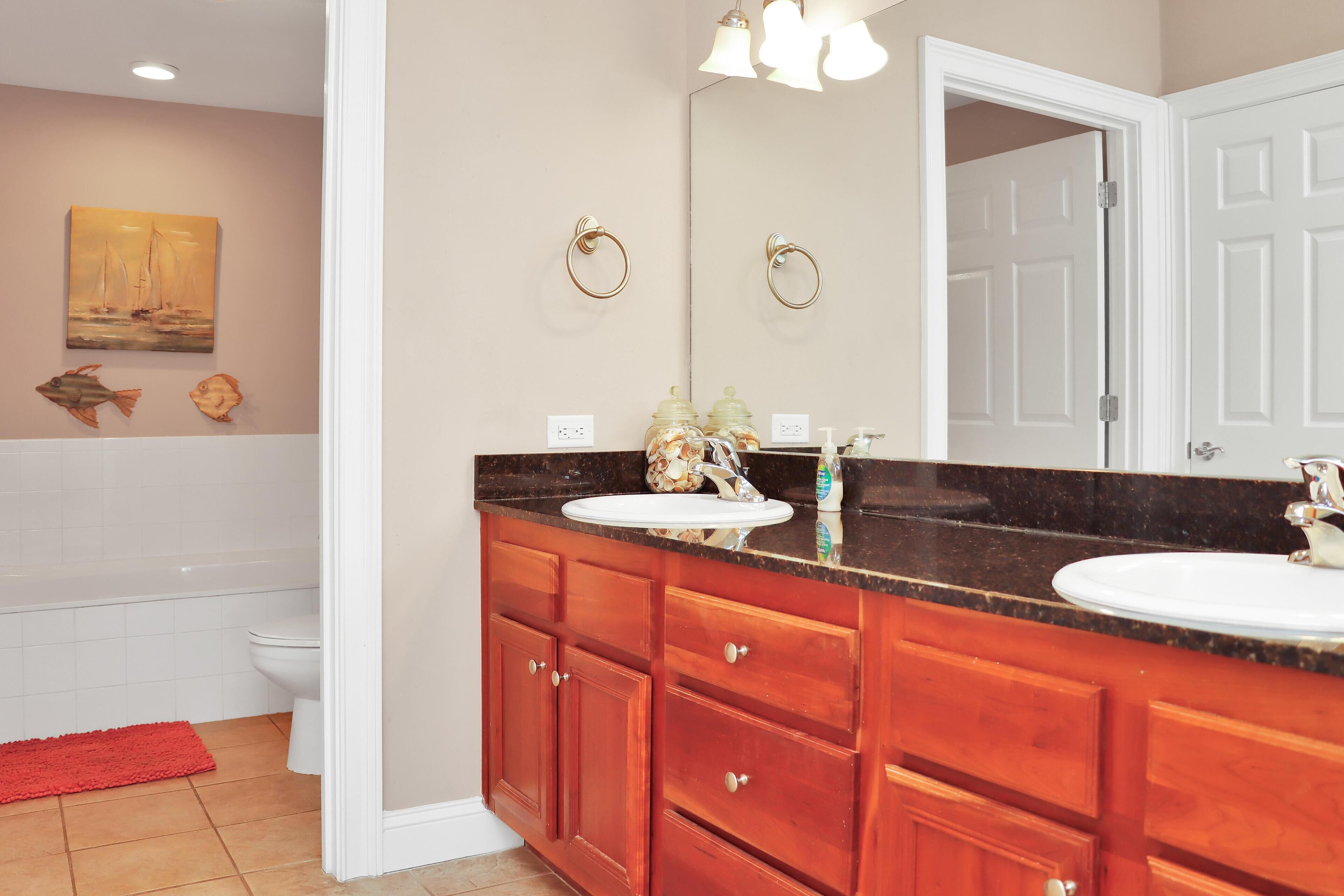 Condo, Multiple Beds (Paradise Shores 105) | Bathroom | Free toiletries