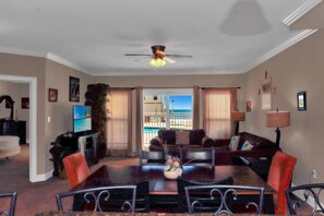 Condo, várias camas (Paradise Shores 105) | Área de estar