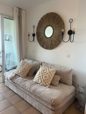 TV - 4-person apartment with breathtaking view of the Gulf of Saint-Tropez (Grimaud)