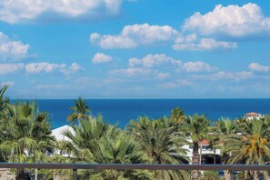 Property grounds - Palmilla Penthouse | Rooftop BBQ & Ocean Views (San José del Cabo)