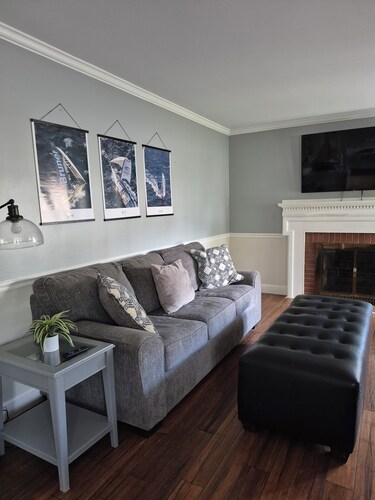 Charming 2-bed/2-bath house within a 15-minute walk to the downtown waterfront.