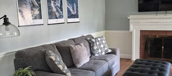 Charming 2-bed/2-bath house within a 15-minute walk to the downtown waterfront.