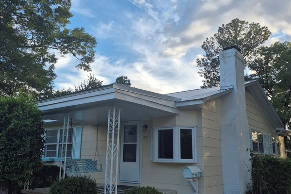 Front view of the home.