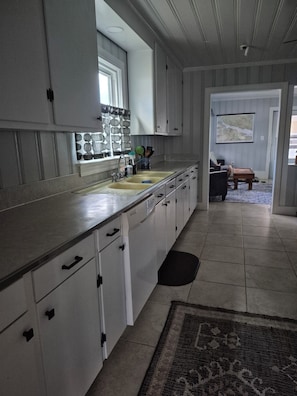 Interior - Charming 2-bed/2-bath house within a 15-minute walk to the downtown waterfront. (Washington)