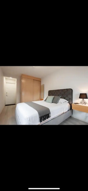 Coffres-forts dans les chambres, bureau