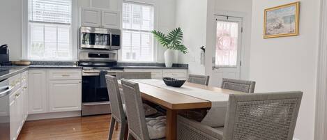 Maison, balcon, vue cour intérieure | Cuisine privée