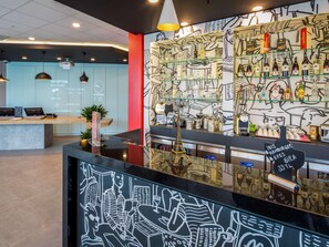 Bar (on property) - Ibis Istanbul West (Istanbul)