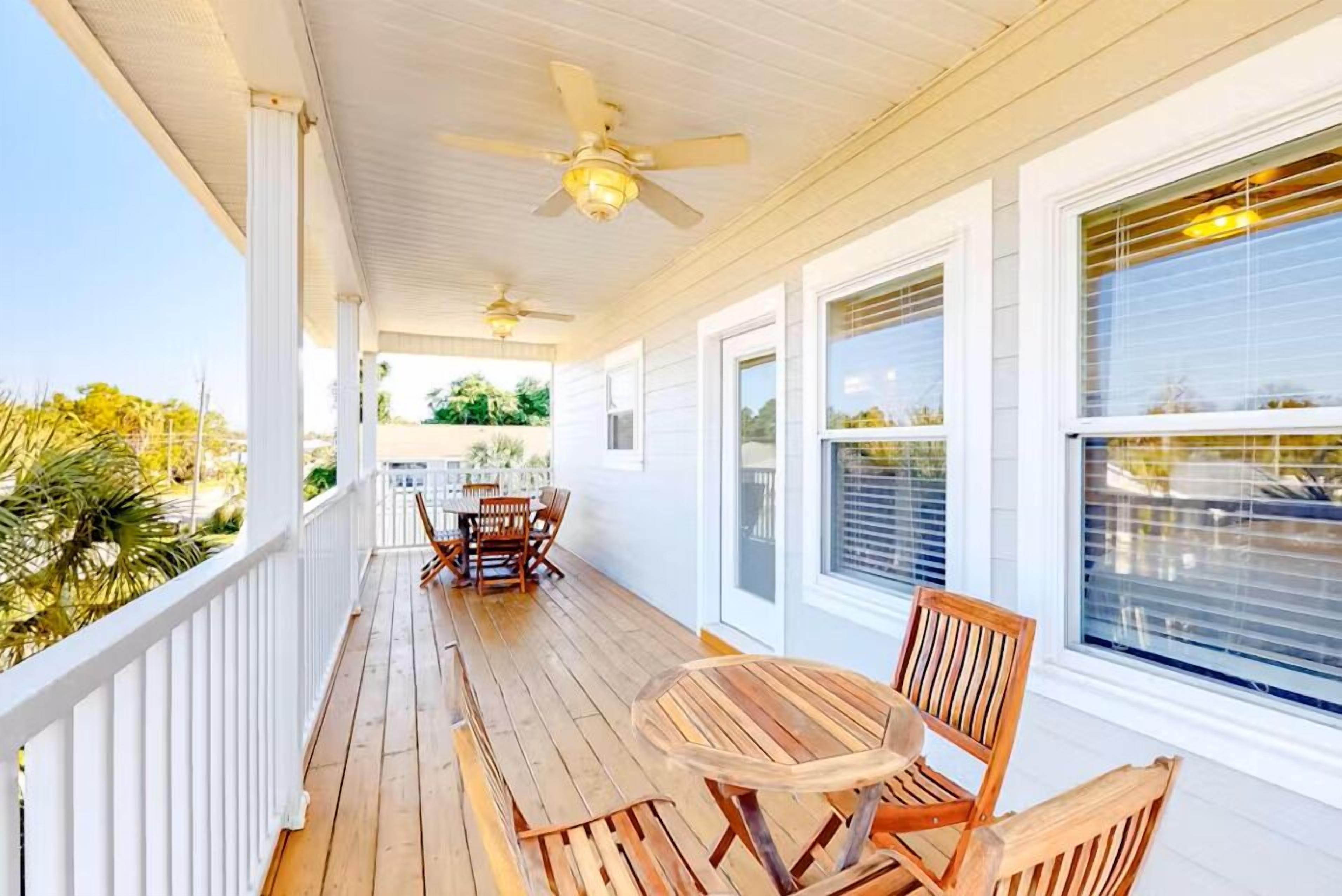 House, Multiple Beds (2 Palms A) | Outdoor dining