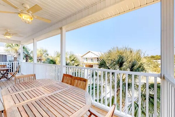 House, Multiple Beds (2 Palms A) | Outdoor dining