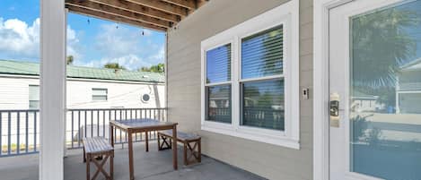 House, Multiple Beds (2 Palms A) | Outdoor dining