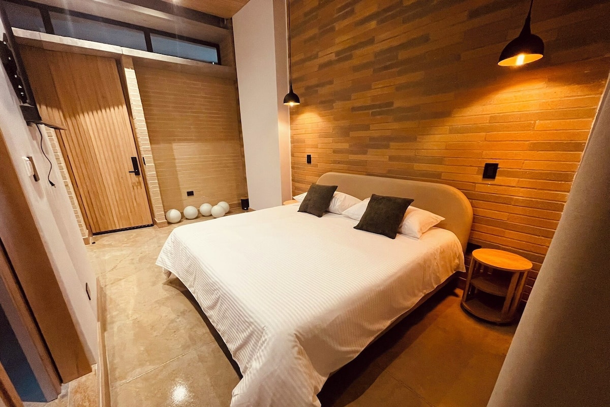 Luxury Double Room, City View | Premium bedding, down duvets, desk, laptop workspace
