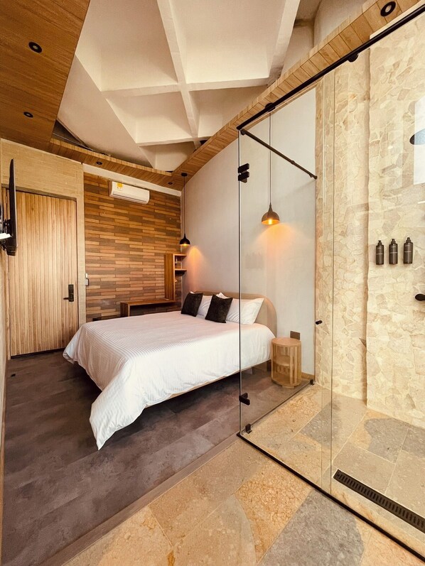 Junior Suite, City View | Premium bedding, down duvets, desk, laptop workspace