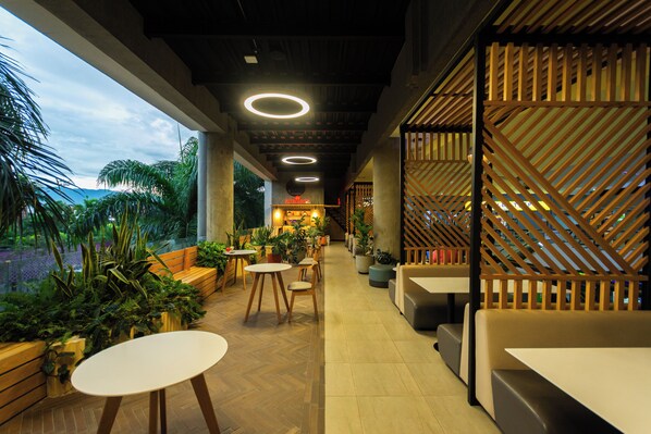 Desayuno completo incluido todos los días 