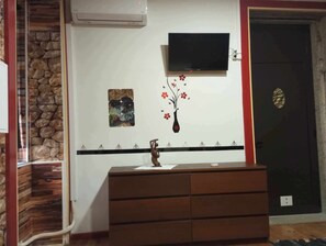 Classic Double Room, Patio, Courtyard View - Albergue do Visconde (Vila do Conde)