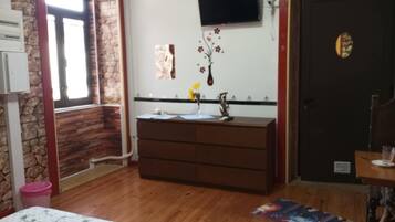 Classic Double Room, Patio, Courtyard View | Free WiFi