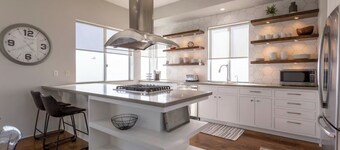 Bayside Retreat - Bay Views in Walkable Coronado