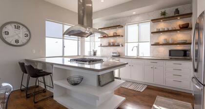 Bayside Retreat - Bay Views in Walkable Coronado