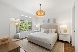 Room - Bayside Retreat - Bay Views in Walkable Coronado (Coronado)