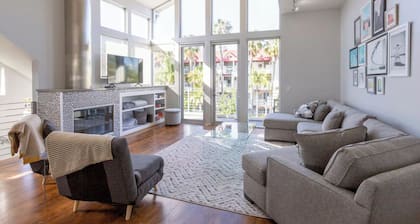 Bayside Retreat - Bay Views in Walkable Coronado