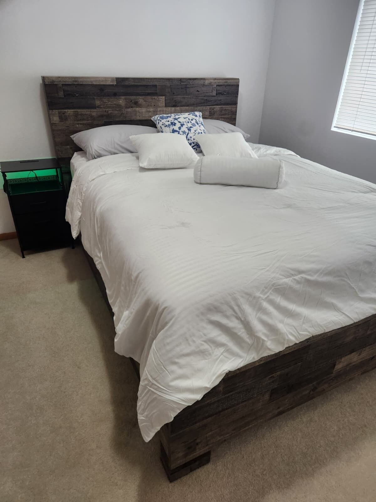 4 Schlafzimmer, Schreibtisch, Bügeleisen/Bügelbrett, kostenloses WLAN