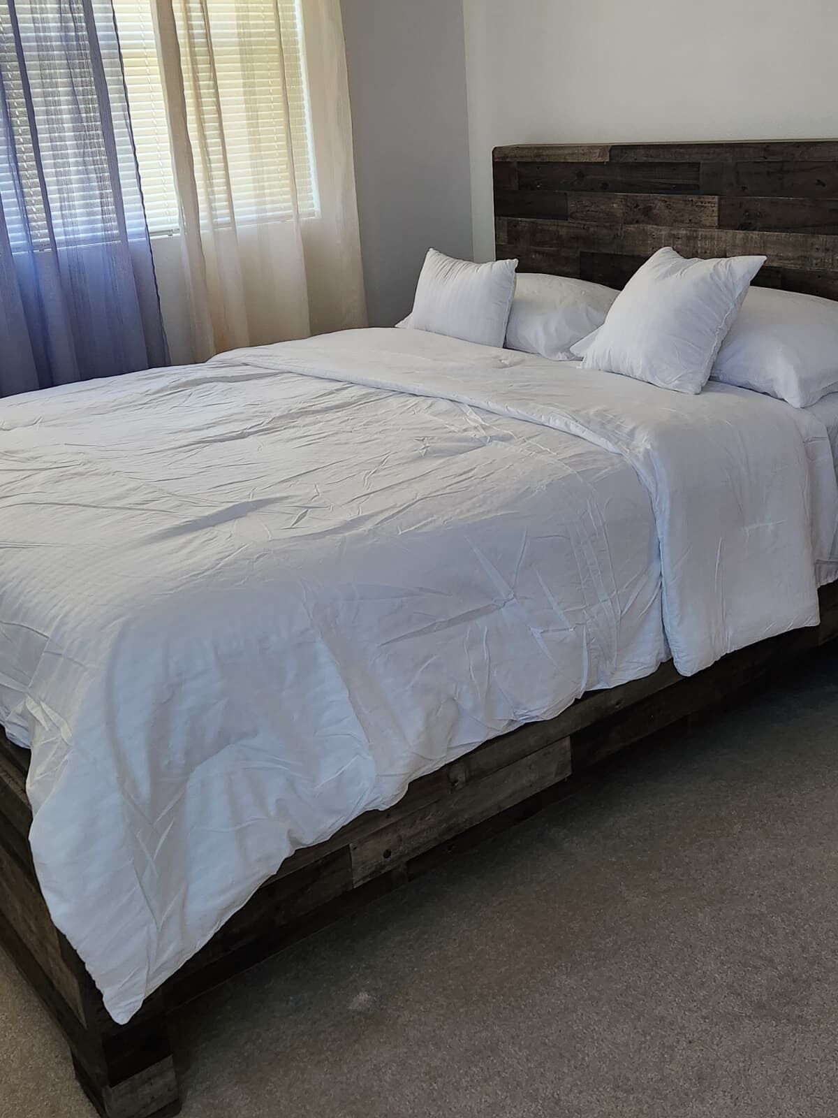 4 bedrooms, desk, iron/ironing board, free WiFi