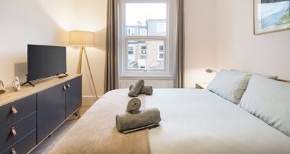 Sleek 2 Bedroom Flat in the Heart of North London
