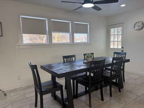 Quiet On Sunset Cozy remodeled 2 Bedroom