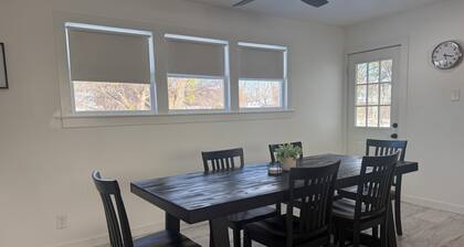 Quiet On Sunset Cozy remodeled 2 Bedroom