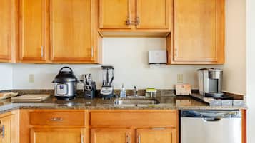 Apartment, Accessible | Private kitchen