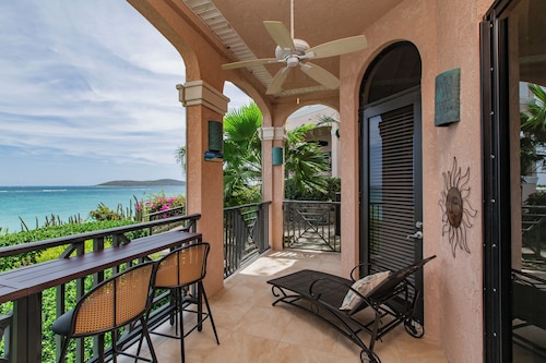 NEW Oceanfront Luxury Condo: Pool Access & Stunning Views