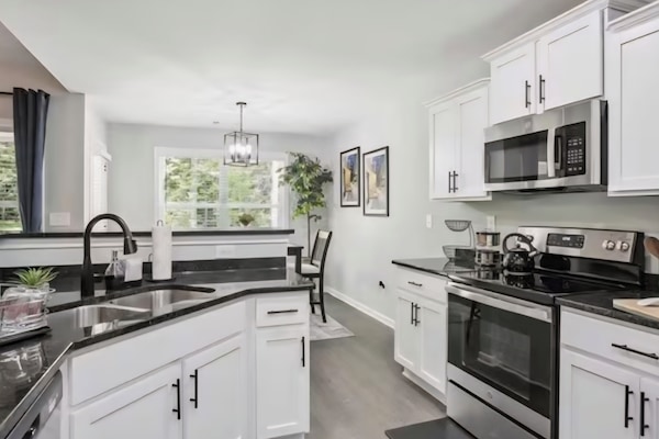 Micro-ondes, four, plaque de cuisson, lave-vaisselle